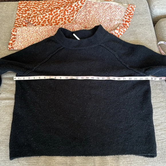 RARE Free People Bubble Crew Neck sweater in black oversized - Picture 7 of 11